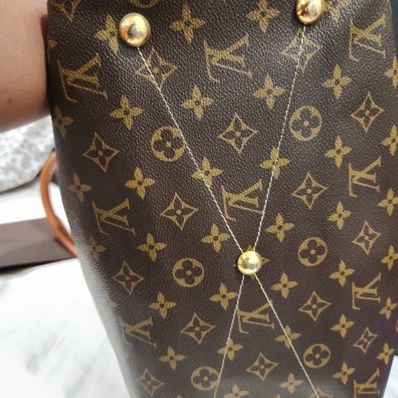 AUTHENTIC LOUIS VUITTON TIVOLI GM 💕🎁 - Picture 6 of 10